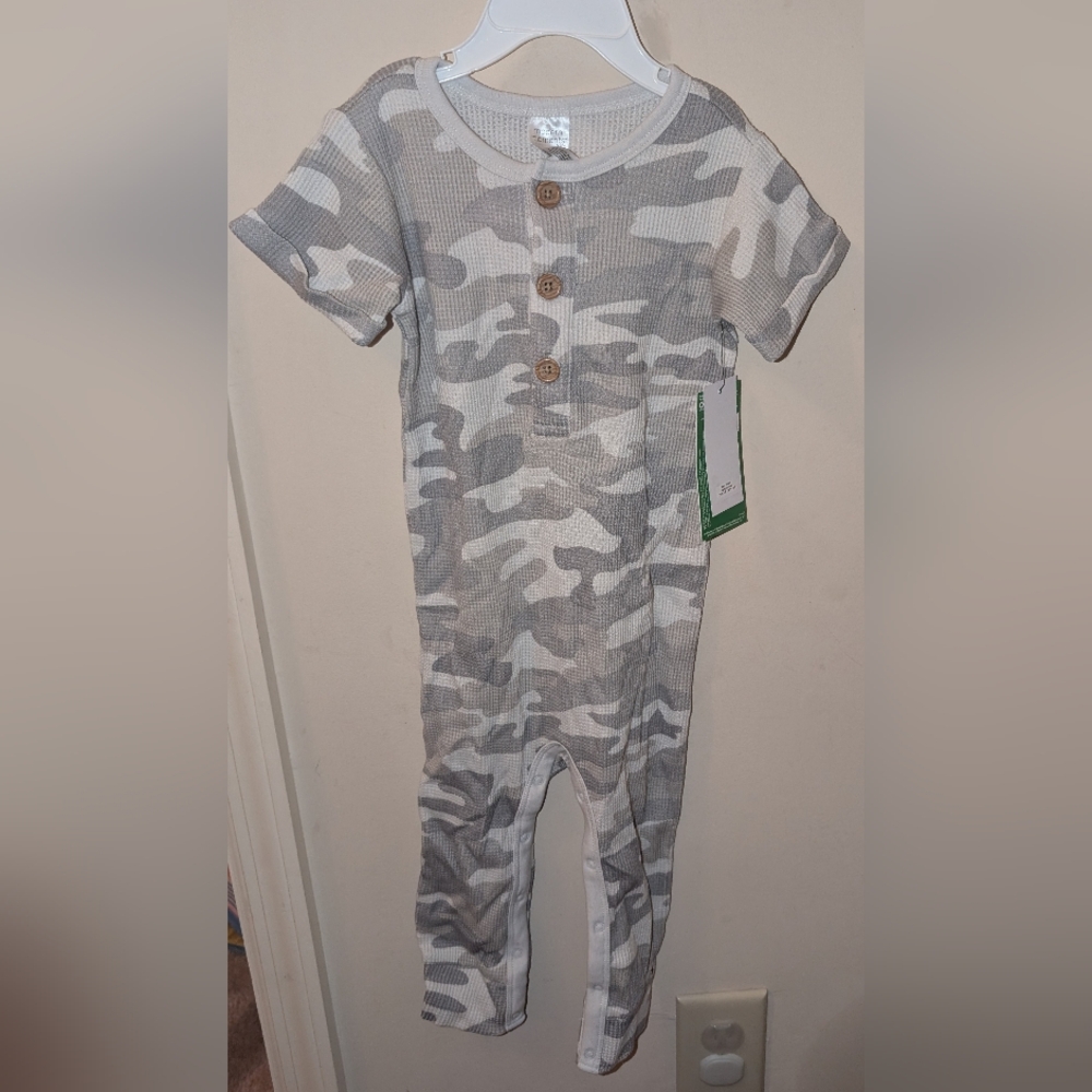 Camouflage Baby Romper with Buttons Size 18 Months BNWT